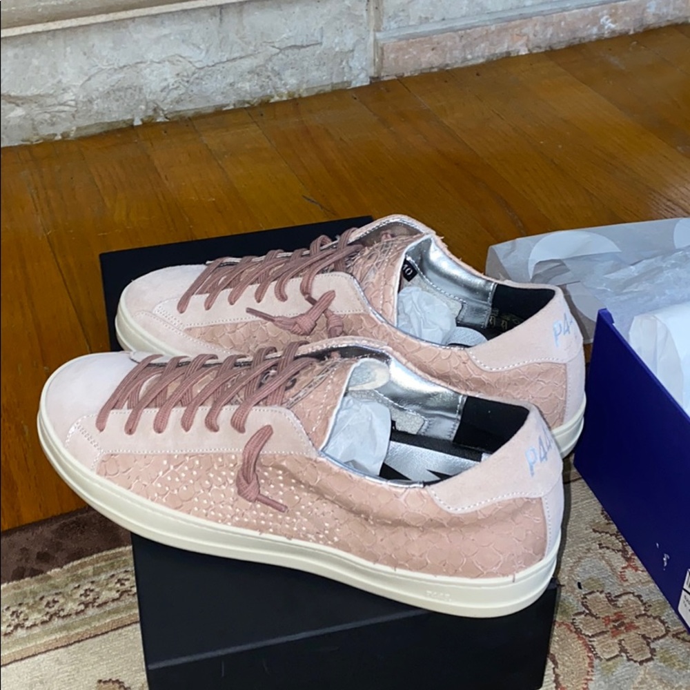 p448 shoes size 40